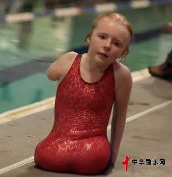 被网友誉为世界最勇敢游泳女孩