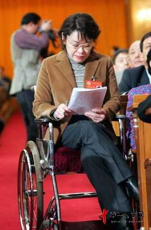 张海迪，著名作家，被誉为“当代保尔”