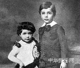 名人成长故事：爱因斯坦的镜子