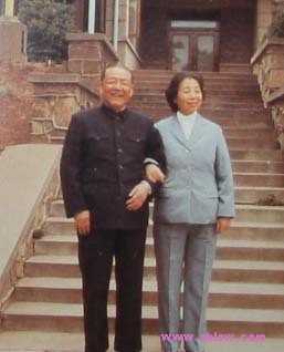 习仲勋和夫人齐心