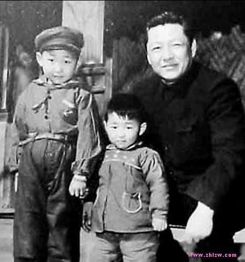 幸福一家人 习仲勋与夫人齐心及儿女旧照(图)