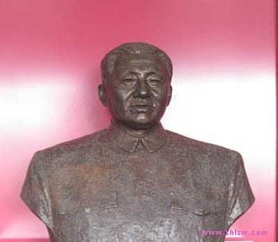 习仲勋铜像
