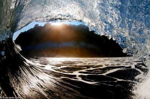 微博美图,空间美图:"海浪也可以美如水晶"
