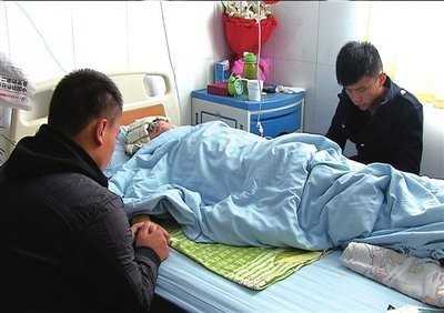 高三男生车祸瞬间推开同学被碾车底 需高位截肢