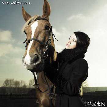骏马与美女图片_马到成功