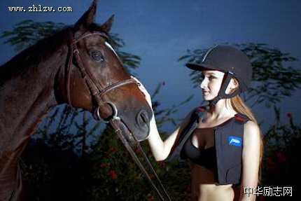 骏马与美女图片_马到成功