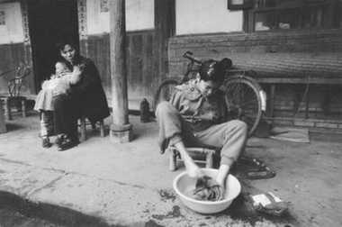 断臂女孩雷庆瑶: 洗全家人的衣服让我很有成就感